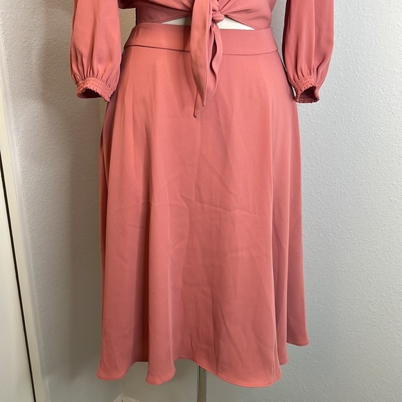 Gal Meets Glam Claudia Two Piece Set - Picture 5 of 7